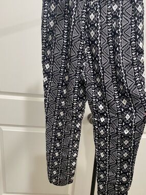 H&M Black & White Geometric Print Joggers